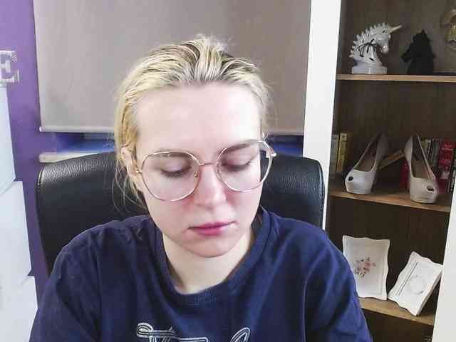 Soft-Zoey webcam