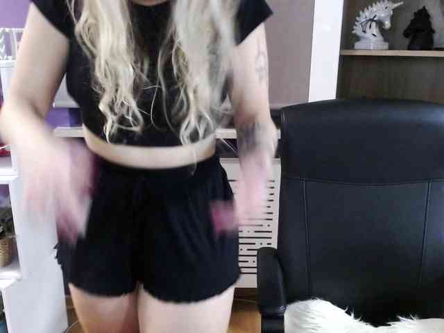 Soft-Zoey webcam