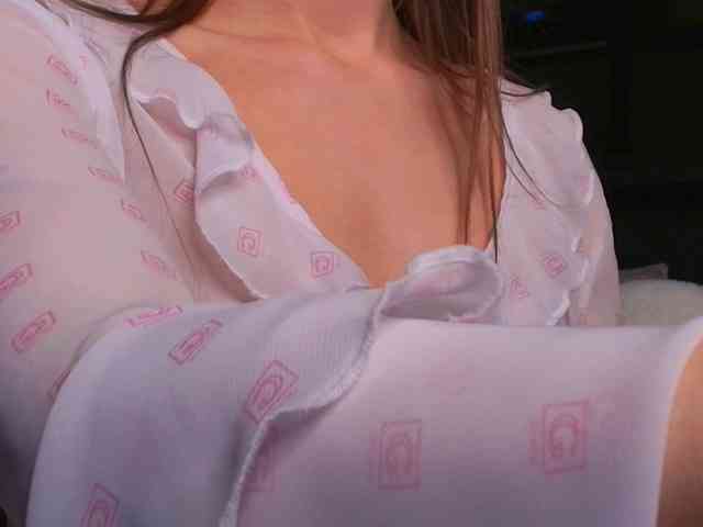 AlexisGrays webcam