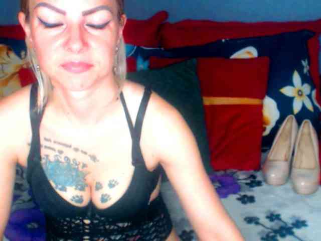 katyloveDirty webcam