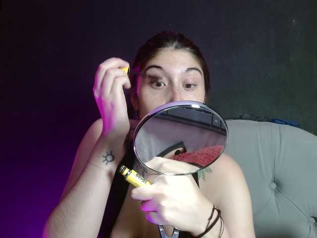 Red-moonn's BongaCams show and profile