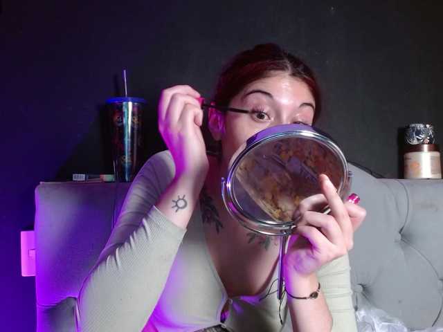 Red-moonn's BongaCams show and profile