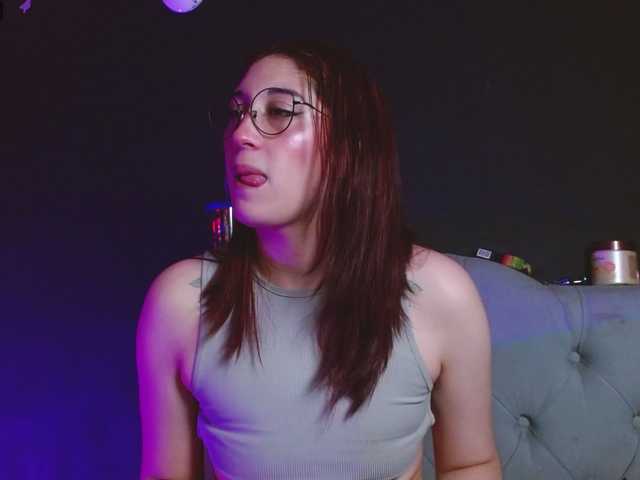 Red-moonn's BongaCams show and profile