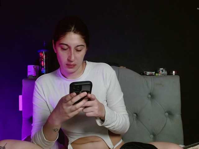 Red-moonn's BongaCams show and profile