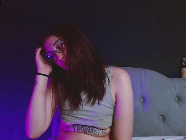 Red-moonn's BongaCams show and profile