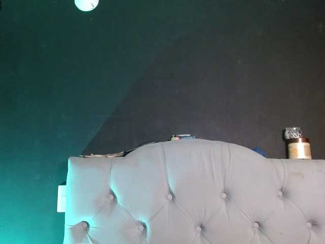 Red-moonn's BongaCams show and profile