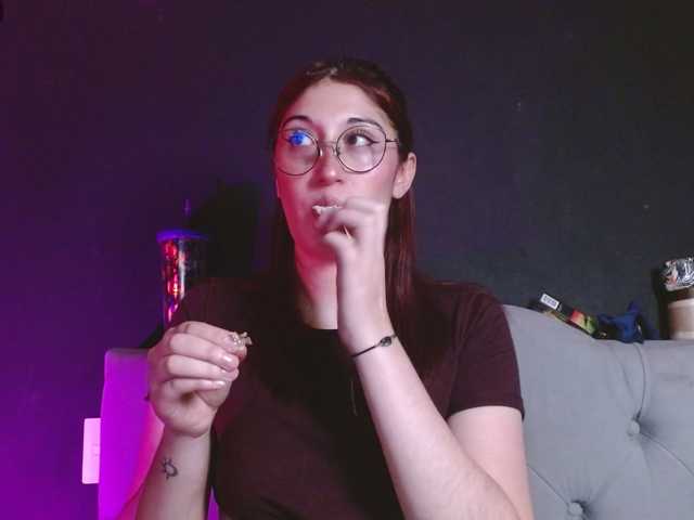 Red-moonn's BongaCams show and profile