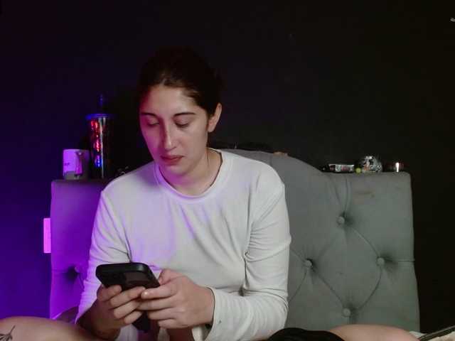 Red-moonn's BongaCams show and profile