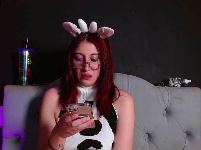 Red-moonn's BongaCams show and profile