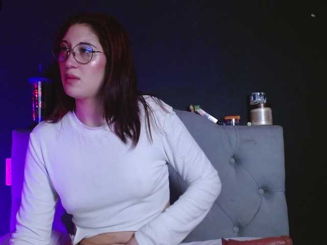 Red-moonn's BongaCams show and profile