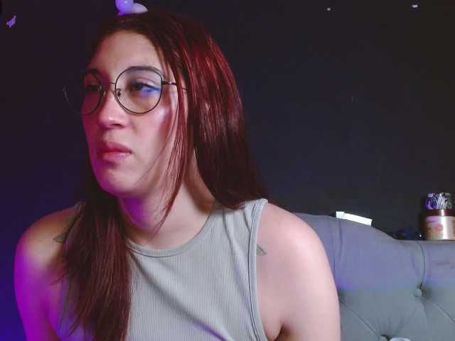 Red-moonn's BongaCams show and profile