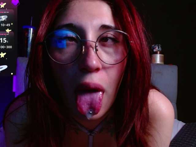 Red-moonn's BongaCams show and profile