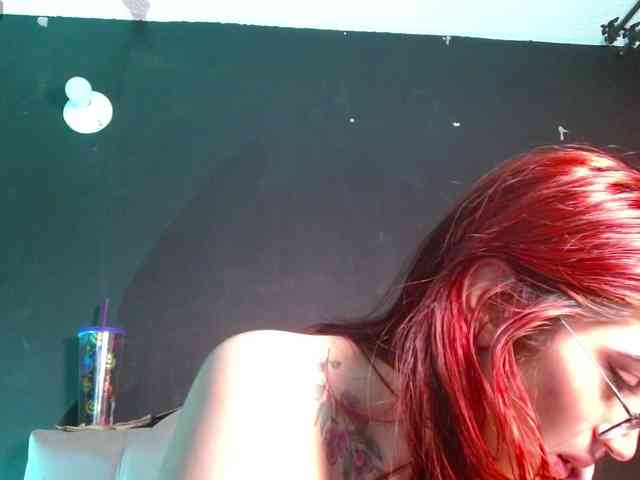 Red-moonn webcam