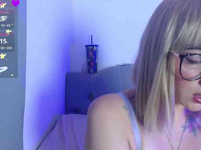 Red-moonn webcam