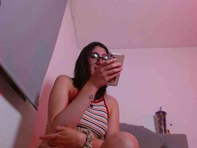 Red-moonn webcam