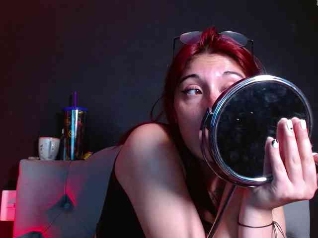 Red-moonn webcam