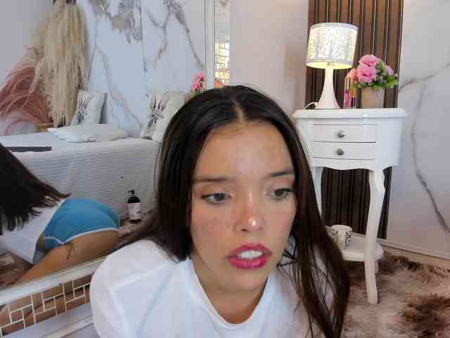 hannahill69 Live Webcam on BongaCams