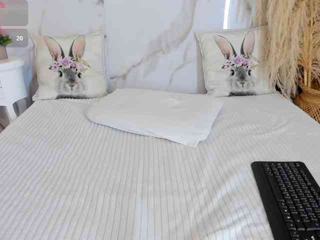 hannahill69 Live Webcam on BongaCams