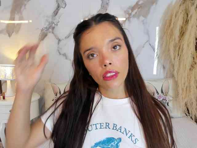 hannahill69 Live Webcam on BongaCams