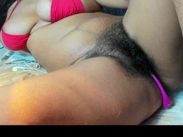 roxanahills Live Webcam on BongaCams