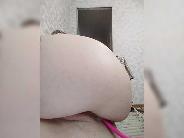 ElenCarr's BongaCams show and profile