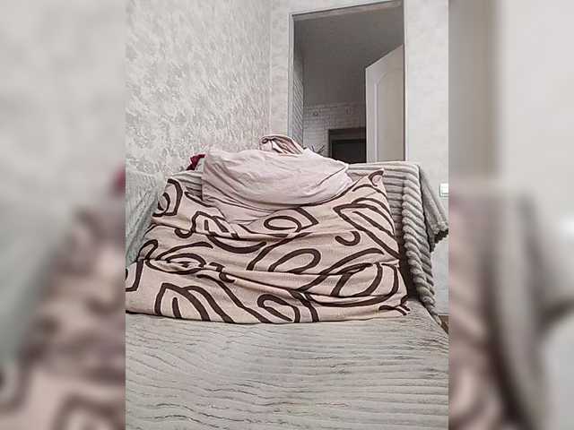 ElenCarr's BongaCams show and profile