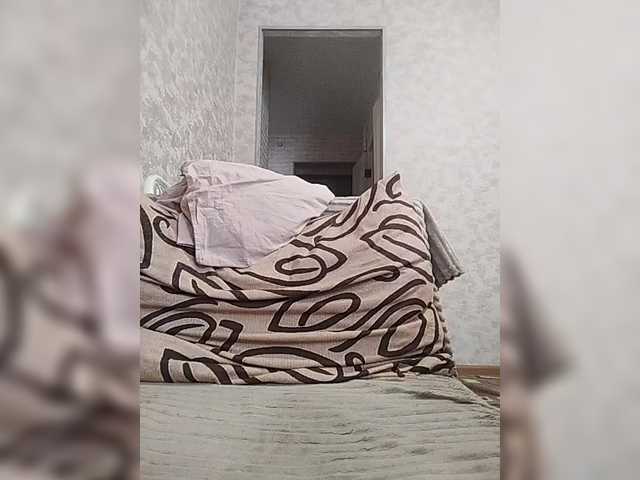 ElenCarr's BongaCams show and profile