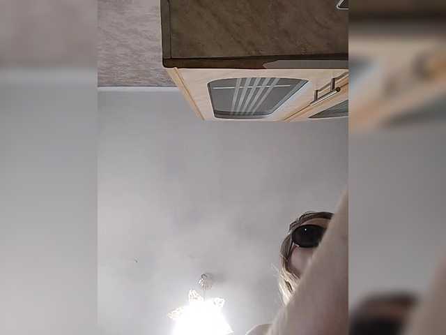 ElenCarr's BongaCams show and profile