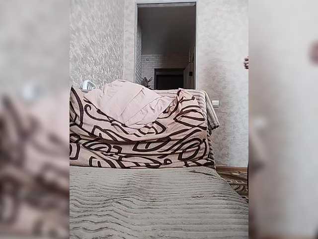 ElenCarr's BongaCams show and profile