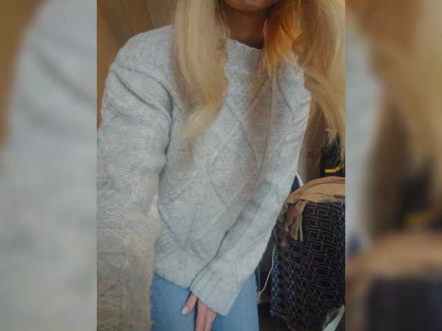 zairaa's BongaCams show and profile