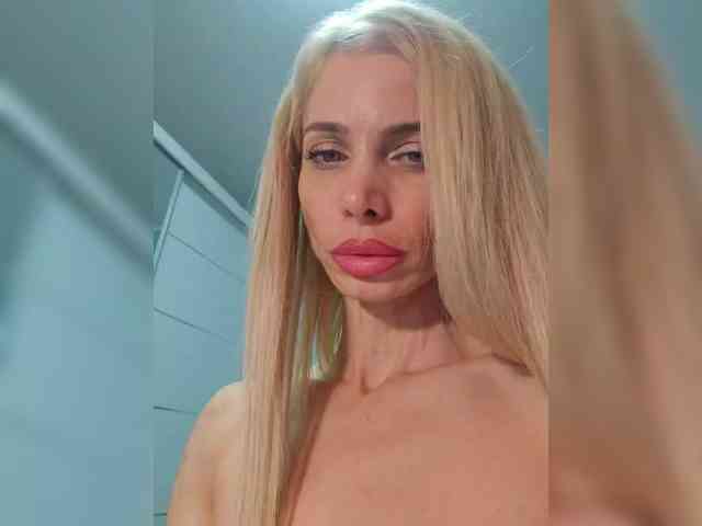 zairaa Live Webcam on BongaCams