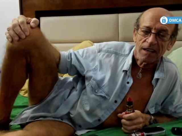 greyishere1 Live Webcam on BongaCams