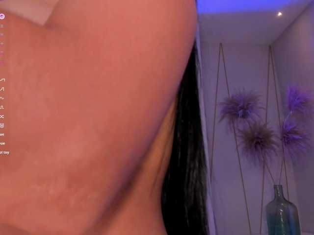 LizzHamilton's BongaCams show and profile