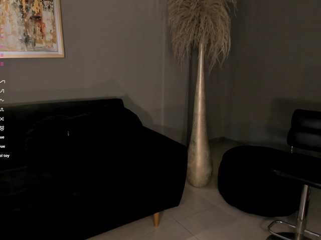 LizzHamilton live cam profile