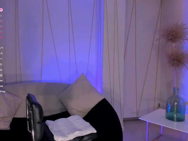 LizzHamilton's BongaCams show and profile