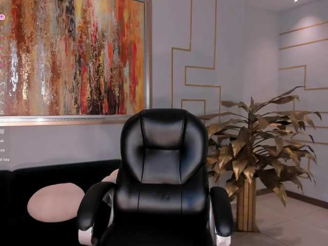 LizzHamilton preview