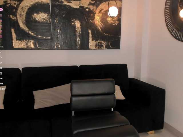 LizzHamilton's BongaCams show and profile