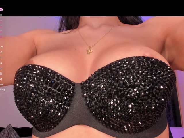 LizzHamilton's BongaCams show and profile