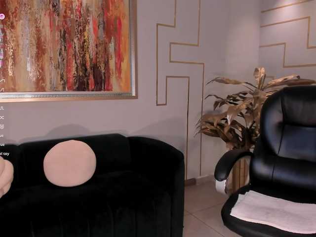 LizzHamilton's BongaCams show and profile