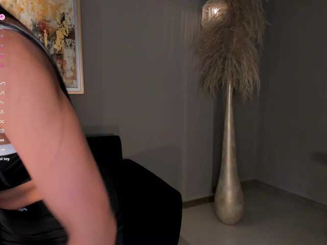 LizzHamilton's BongaCams show and profile