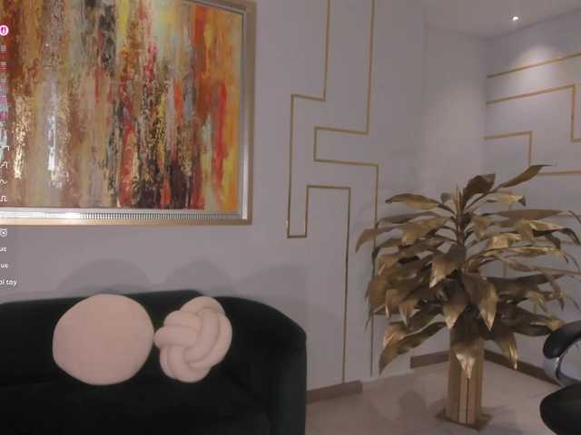 LizzHamilton's BongaCams show and profile