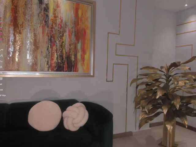 LizzHamilton's BongaCams show and profile