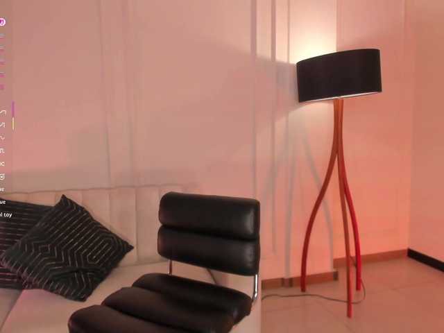 LizzHamilton from BongaCams