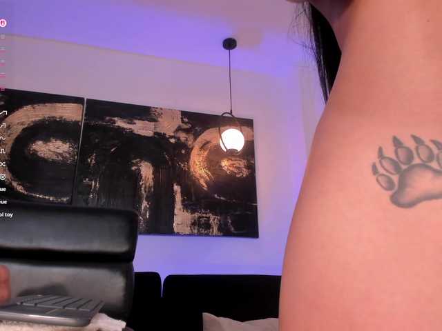 LizzHamilton's BongaCams show and profile