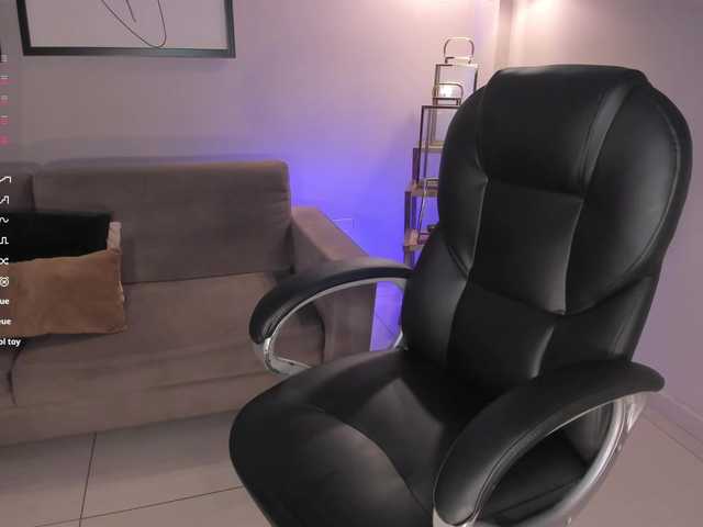 LizzHamilton's BongaCams show and profile