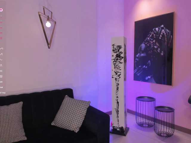 LizzHamilton's BongaCams show and profile