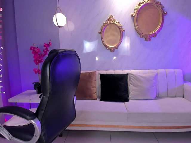 LizzHamilton's BongaCams show and profile