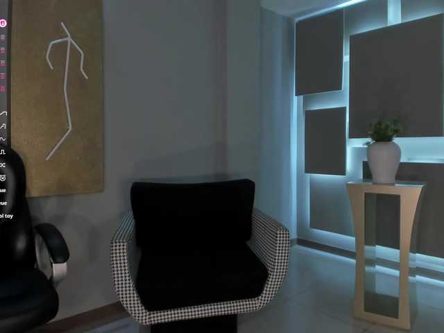 LizzHamilton's BongaCams show and profile