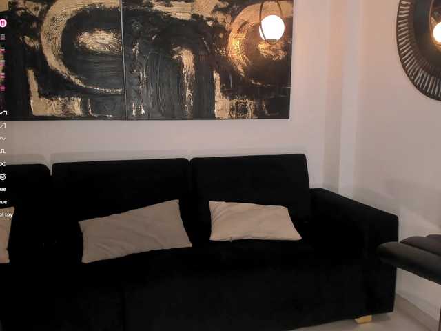 LizzHamilton's BongaCams show and profile