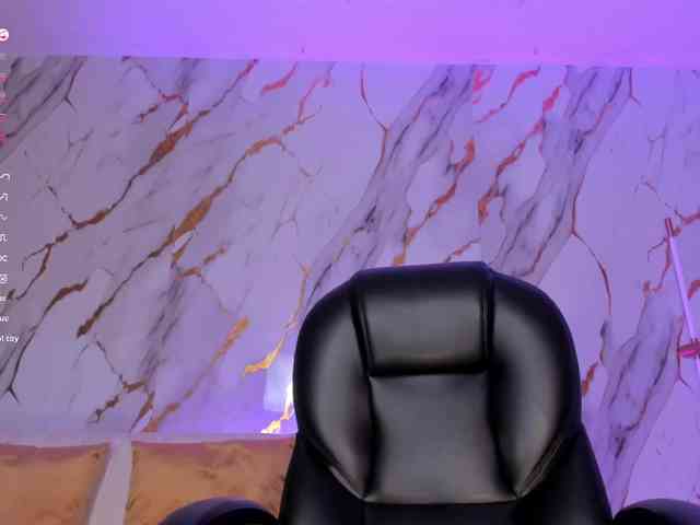 LizzHamilton webcam